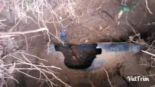 Repairing damaged sewer pipe