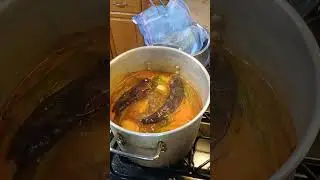 Delicioso caldo de camarón con mojarras ,acompañado con bolillo 🤤 😋 👌 😍 🔥 
