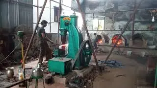 VULKAN power hammer making in spade