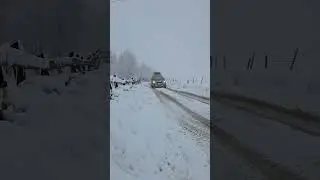 Valuri de nea peste Moeciu