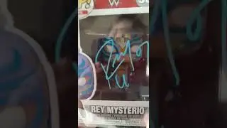 signed rey mysterio funko pop #wwe #reymysterio #luchador #