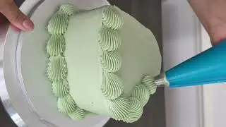 🎂 Pastel Green Heart Cake | Custom Birthday Cake | Cake Trays East London