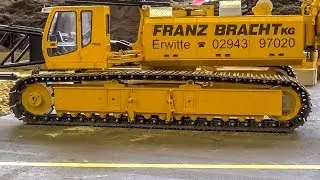 STUNNING RC Crane! Extreme cool detailed R/C model. Must see!