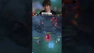 Random Herald shows Dendi his Invoker skills in Pub...