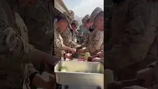 PLA set up mobile kitchens to provide warm fresh food to victims in quake-hit areas in NW China
