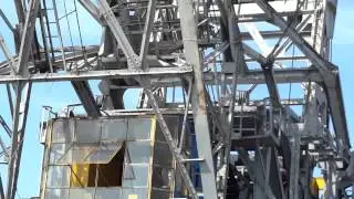 Floating crane with lattice boom