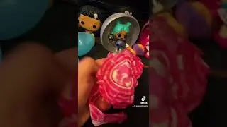 Unboxing an LOL Color Change Surprise