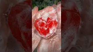 I'm back with a new video.What do you think about making this kind of soap for Valentine's Day?#soap