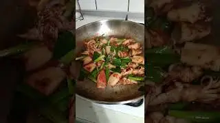 stir fry squid with oyster sauce #stirfry #squid #delicious #taiwanesefood