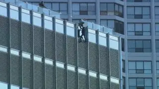 Man safe after hanging over edge of Trump Tower