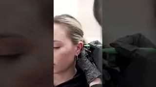 How cute is this mid helix piercing? 🥰