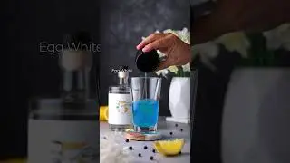 Blue Lady - a delicious cocktail recipe that makes a perfect summer drink #summerdrink #recipes