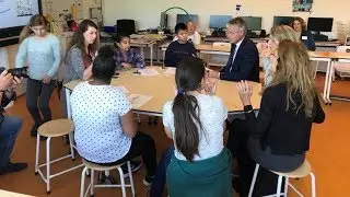 Minister Slob bezoekt Rotterdamse basisschool voor doven en slechthorenden