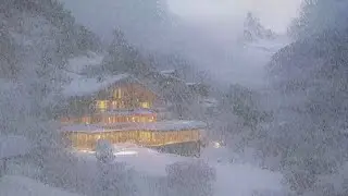 Frosty Winter Storm Ambience to Reduce Stress┇Beat Insomnia with 12 Hours of Heavy Howling Wind