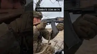Soldado em defesa com AK-74