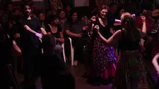 Muestra DANZAVIVA FOLCLORE Alejandra Cernik. Video 9. Gatito de andar en patas.