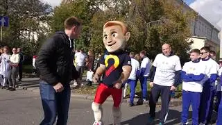 01642 КРОСС НАЦИЙ ВСЕМИРНЫЙ ДЕНЬ БЕГА КУКЛА АРШАВИН И ДЕТКА   ДАВАЙ ИФК УРФУ and The МИККИ