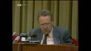 1989 11 09 G&uuml;nter Schabowski SED gilt ab sofort und unverz&uuml;glich