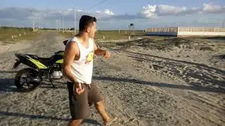 TIRO AO ALVO PEDRADA NA GARRAFA-JONATHAN#tiroaoalvo #camocimbeach #camocim #suncity 