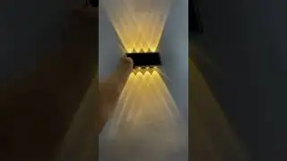 Solar wall light