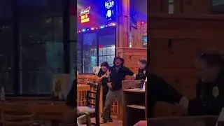 🚨 COPS Fight in Hooters! Two Female Officers Struggle to Arrest Aggressive Man