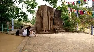Avukana Buddha Statue,Anuraja pura Sri lanka,tranquilsrilanka.com