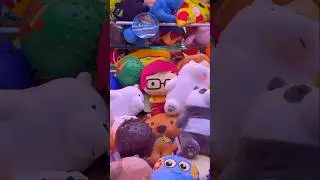 День 3. Играем на игровом автомате с клешней в Dave and Busters! #короткометражки #аркада #игрово...