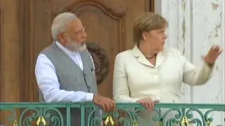 Indian PM arrives in Germany, Merkel hosts banquet for Modi