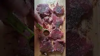 The best steak style beef you'll ever have: #Srilankanversion #beef #srilanaka #ignore the fly