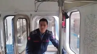Как работает дверной воздухораспределитель в вагоне метро. Экскурсия в депо 