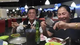 Vlog 1510 ll TẶNG QUÀ CHO BA MẸ- DẪN BA MẸ ĐI ĂN LẨU ĐÀI LOAN BĂNG CHUYỀN