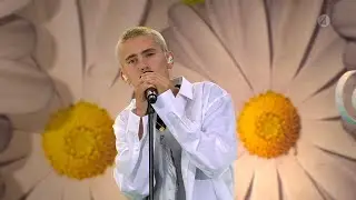 Felix Sandman bjuder på nya och härliga låten ”Middle of Nowhere” - Lotta på Liseberg (TV4)