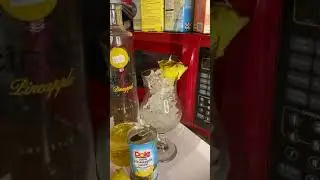 HOW TO MAKE A PINEAPPLE CIROC COCKTAIL (VERY EASY)