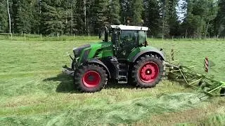 Fendt 828 Tedding Hay with a Claas Volto 770 part 2
