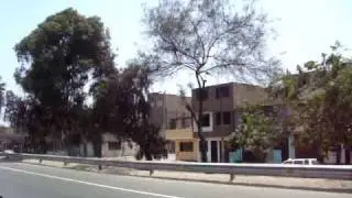 Manejando en V&iacute;a de Evitamiento en Lima - Per&uacute;