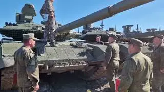 Shoigu in the Southern Military District inspected the readiness of military equipment and weapons..