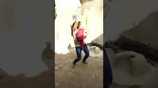 Dekhiye Poonam Sastri ka jeans Bala jabardast dance