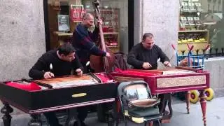 Músicos callejeros en sol madrid