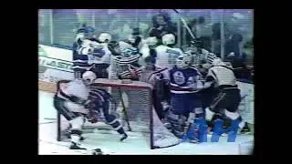NHL Jan. 11, 1990 Los Angeles Kings v Edmonton Oilers (R) Marty McSorley v Esa Tikkanen