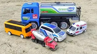 Menemukan Mainan Mobil Truk Kontainer, Truk Tangki, Truk Molen, Mobil Ambulan, Mobil Polisi 