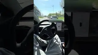 Автопилот Tesla Model 3 и параллельная парковка в городе - тестируем! #tesla #teslaautopilot