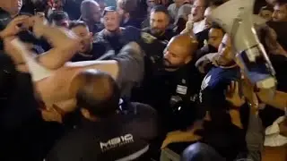 Protestors clash with police outside Israeli PM's residence