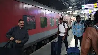 15024 Yashvantpur-Gorakhpur Jn Express Arriving Nagpur at Platform No.1 #ntpc #train #viral #railway