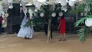 rompiendo el baile con sus padrinos en Quelove