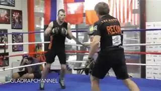 Jeff Horn works the pads with trainers Glenn Rushton & Strength Coach Dundee Kim