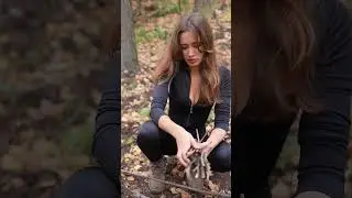 Single Mom Building a Shelter in the Woods and Cooking#asmr #solocamping #singlemom #wildlife