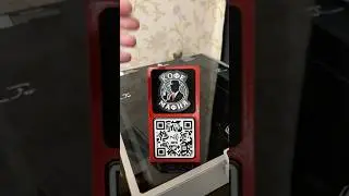 Табличка с логотипом, QR-кодом и встроенным NFC чипом для вашего бизнеса.