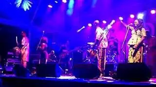 Oumou Sangaré no Festival MED 2013.