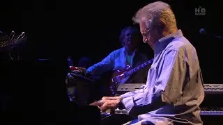 Lee Ritenour & Dave Grusin - Memphis Stomp (Montreux Jazz Festival 2011)