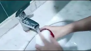 Melamine sponge can also remove 'wax' from apples